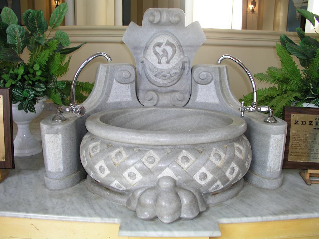 Zdroj Wojciech Aparthotel Ladek-Zdroj Ngoại thất bức ảnh