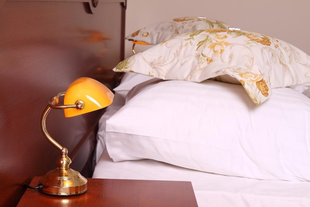 Zdroj Wojciech Aparthotel Ladek-Zdroj Phòng bức ảnh