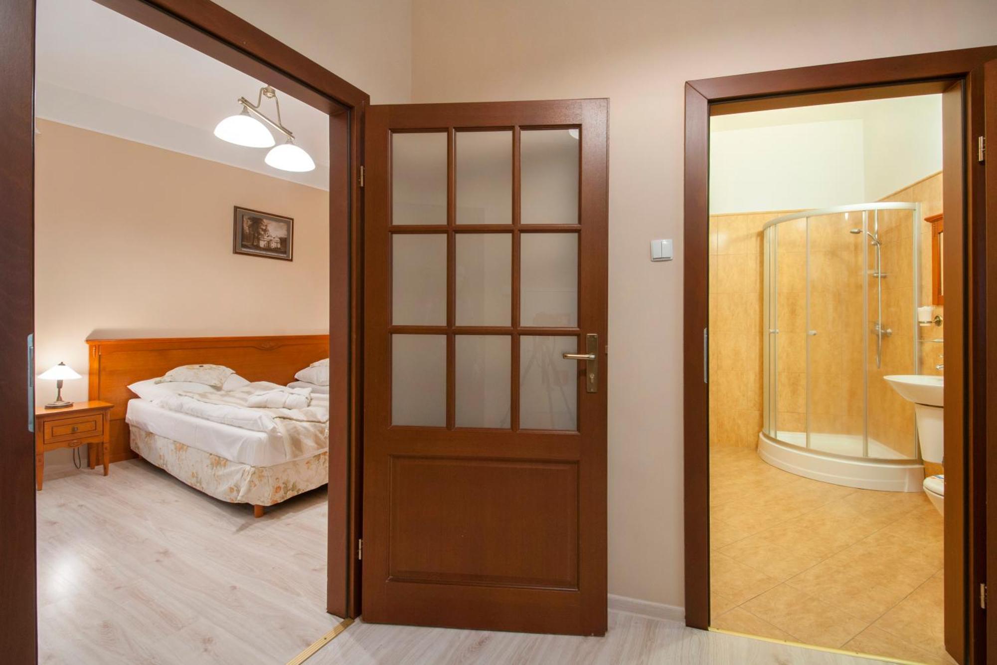 Zdroj Wojciech Aparthotel Ladek-Zdroj Ngoại thất bức ảnh