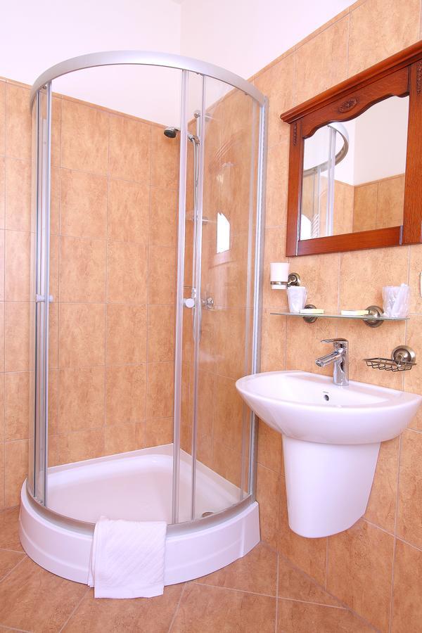 Zdroj Wojciech Aparthotel Ladek-Zdroj Ngoại thất bức ảnh