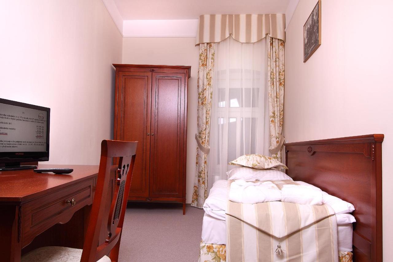 Zdroj Wojciech Aparthotel Ladek-Zdroj Ngoại thất bức ảnh