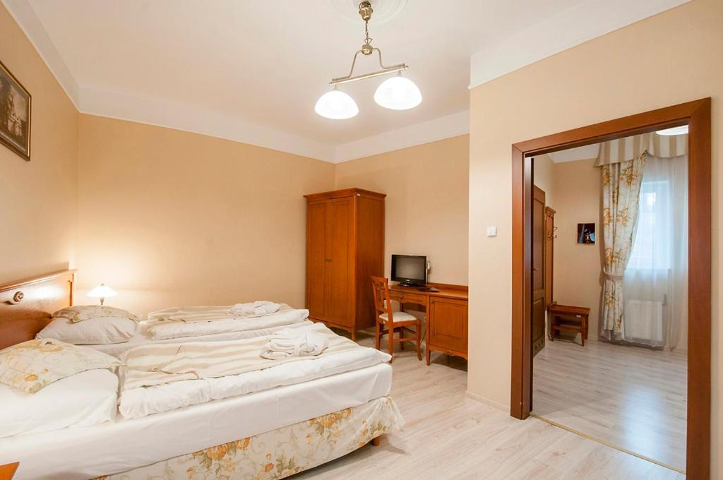 Zdroj Wojciech Aparthotel Ladek-Zdroj Ngoại thất bức ảnh