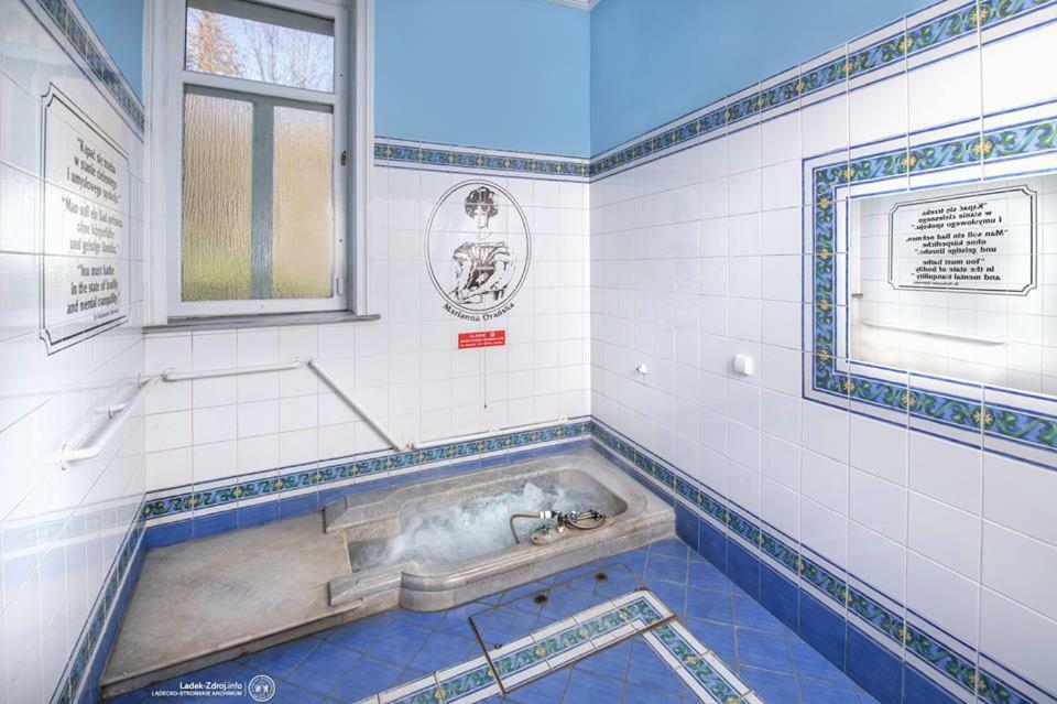 Zdroj Wojciech Aparthotel Ladek-Zdroj Ngoại thất bức ảnh